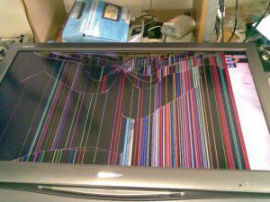 Экран периодически мигает и яркость нестабильна